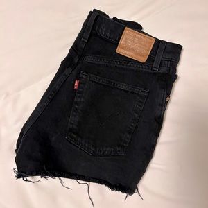 Levi’s high rise rib cage short (size 27)